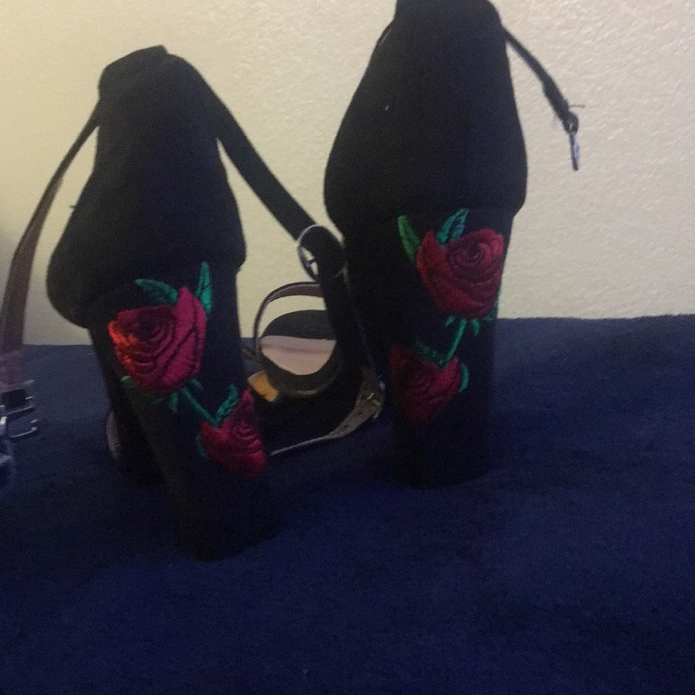 Heels - Picture 2 of 2